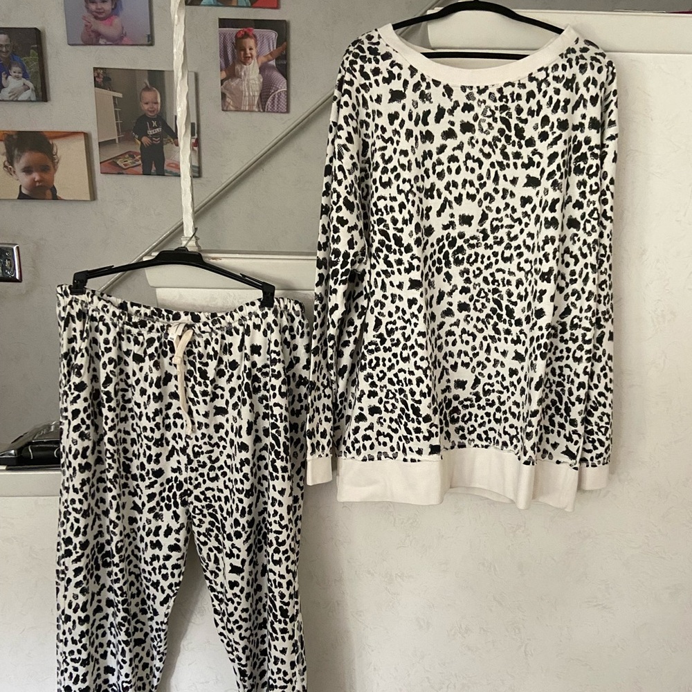 NWOT Sew In Love Leopard Jogger/Sweatshirt Set 3X